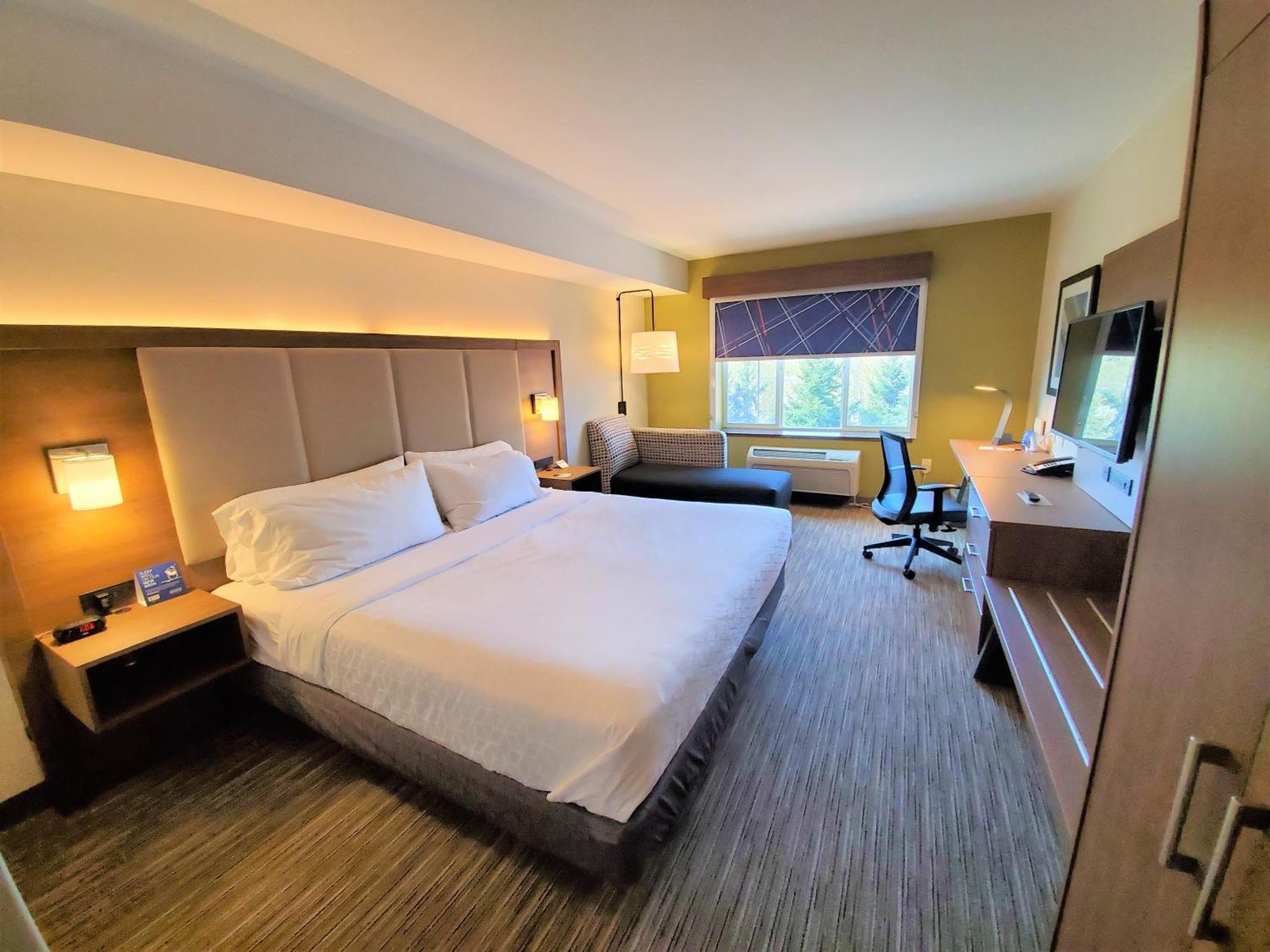 King Room - Mobility Access/Hearing Accessible